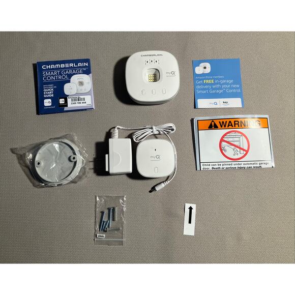 Chamberlain MyQ Smart Garage Door Hub Wireless Controller Opener MYQ-G0401-ES - Picture 1 of 8